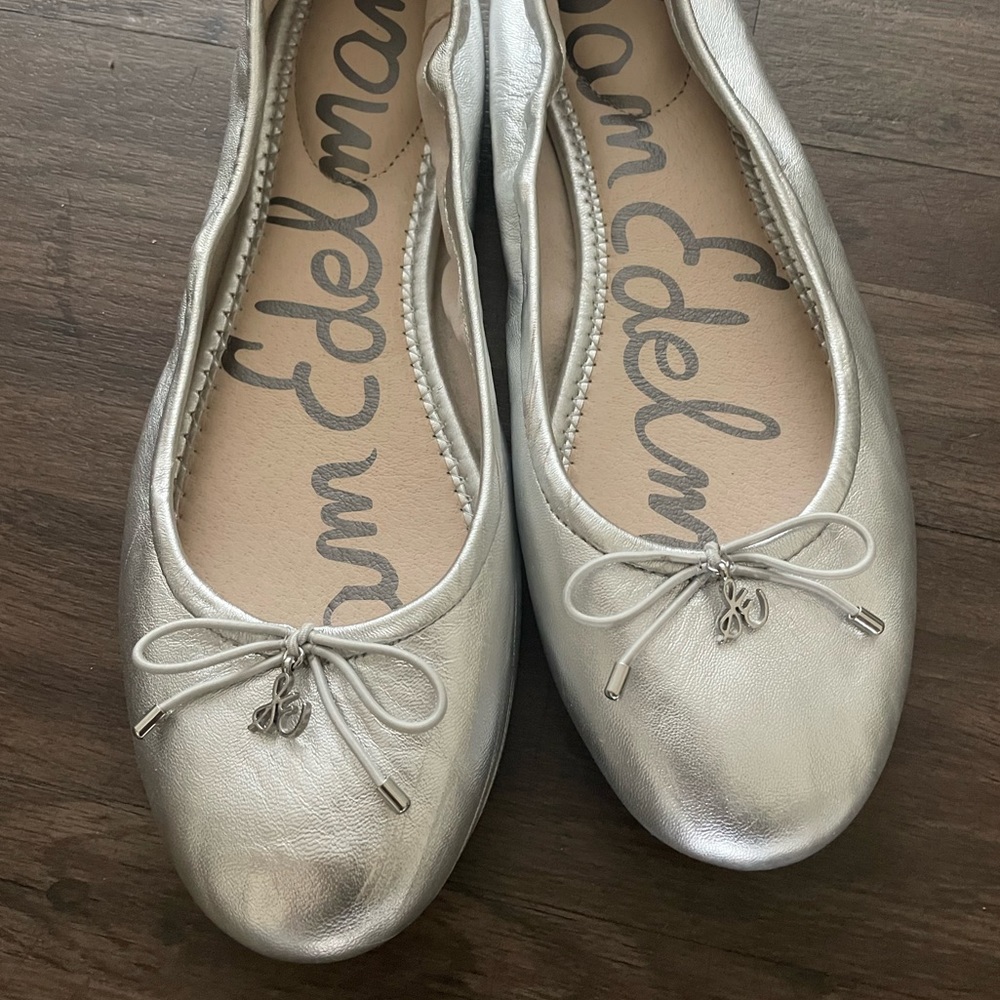 Sam Edelman flats in soft silver